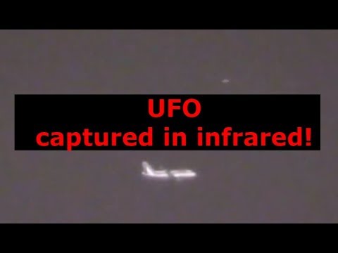 UFO Captured in Infrared nearby an airplane – Glen Rose, Texas, USA