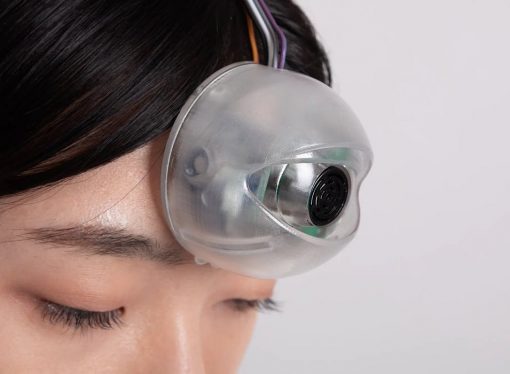 Robotic Third Eye Keeps You From Walking Into Poles While Staring at Your Phone